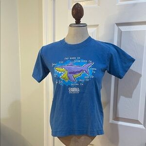 SeaWorld shark 100% cotton short sleeves blue T-shirt unisex boys girls 10 12
